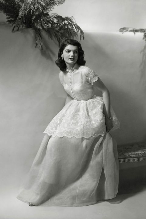 A Look Back At Jackie Kennedy Onassis S Iconic Style Nestia
