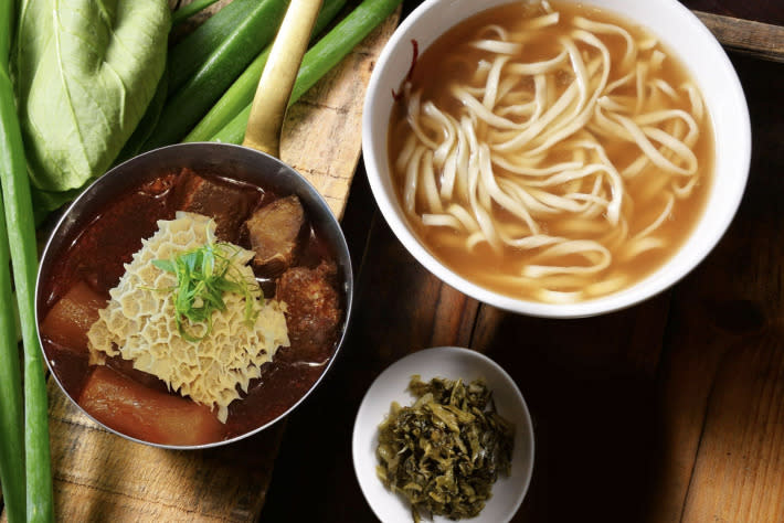 Taiwanese Michelin Bib Gourmand Restaurant Niu Dian Beef Noodles Opens