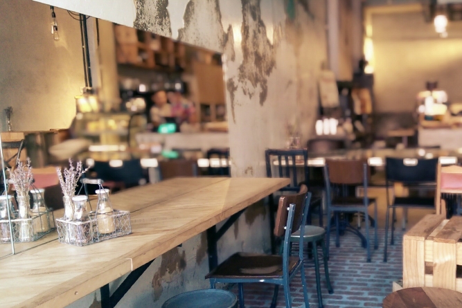 Top Cafes With Best Halal Food, Cakes & Coffee In Singapore