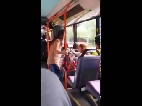 两名狮城妇女竟然在巴士上喧嚷大吵！