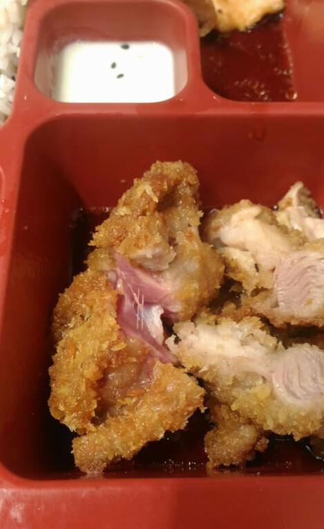 Japanese food stall serving uncooked fried chicken!?