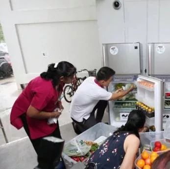 新加坡“爱心冰箱”成“空心冰箱”，素质问题再一次体现