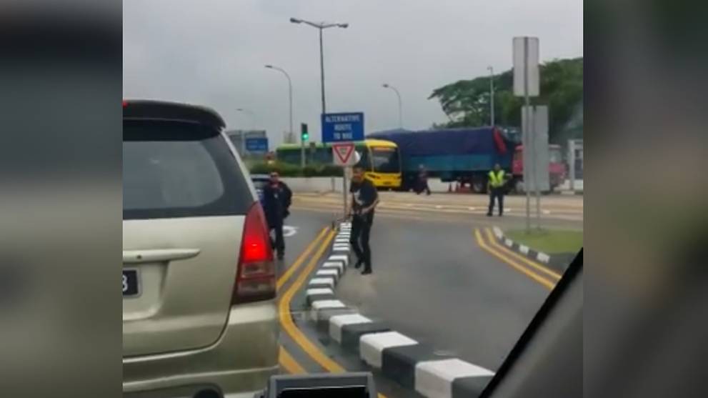 Man arrested for armed robbery at Woodlands Checkpoint