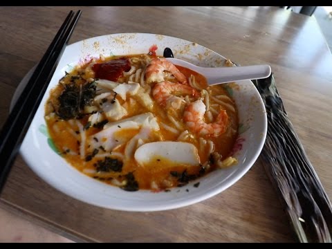 The hawker stall that made Singapore's Katong laksa famous!