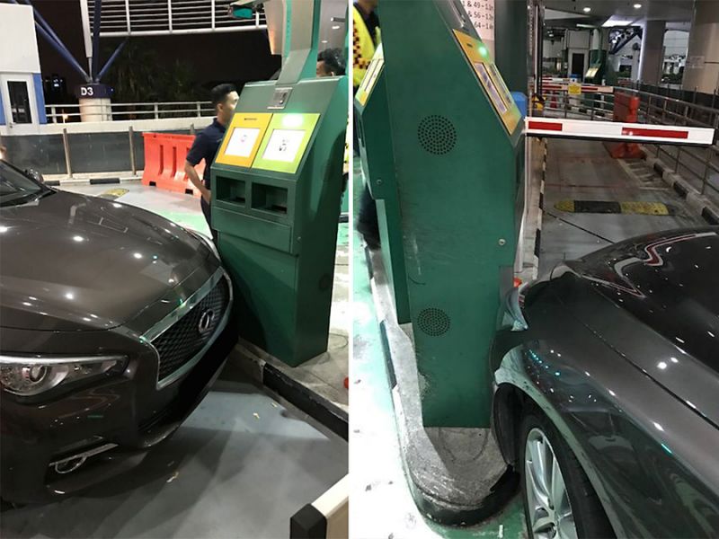 Driver 'reeking of alcohol' hits passport scanning kiosk at Tuas Checkpoint