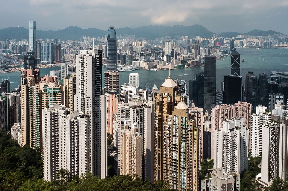 Hong Kong Luxury Apartment Rents Slashed to Attract Tenants