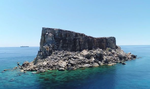 Slagschip ontwerper struik Lost city of Atlantis FOUND? Mediterranean rock formation 'MATCHES Plato's  description' | Nestia