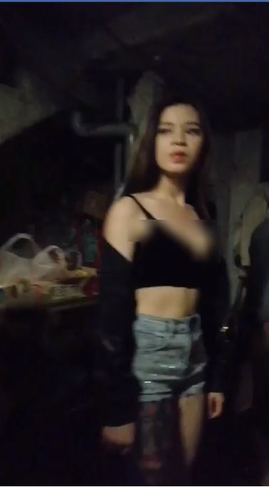 龙山寺暗巷选妃偷拍流出！巷仔内「大长辈正妹」排排站狂撩..老司机全急坏：快删掉！