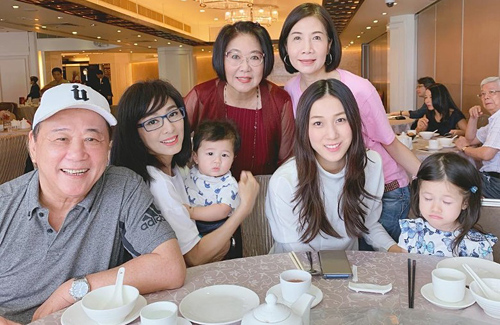 Linda Chung Brings Kids to Meet with “Heart of Greed” Cast