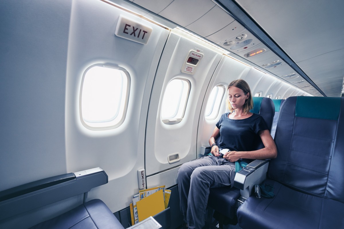 How the extra legroom in plane emergency exit rows comes with extra responsibilities