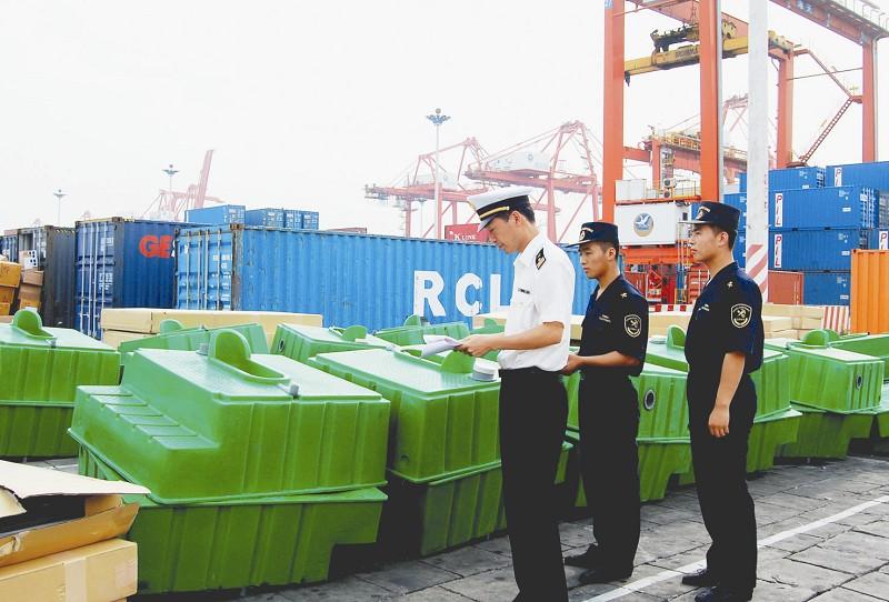 台湾海关实施新规定，一些物品禁止出入海关，想出国的请注意，不然会有很大损失