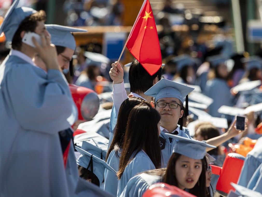 贸易战急速扩散 西媒热议中国发布赴美留学预警（图）