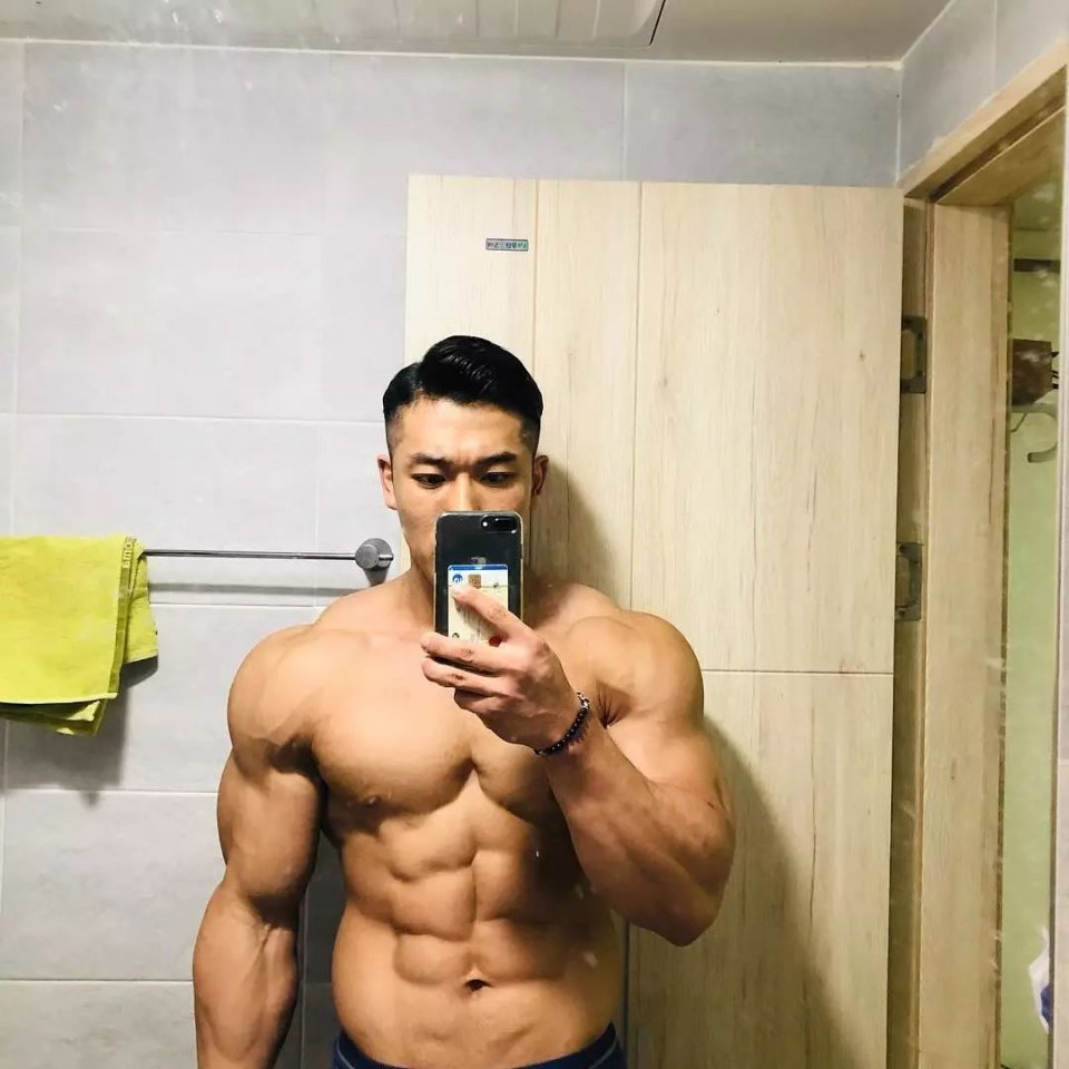 想秀男友臂？这6个动作一定要练！