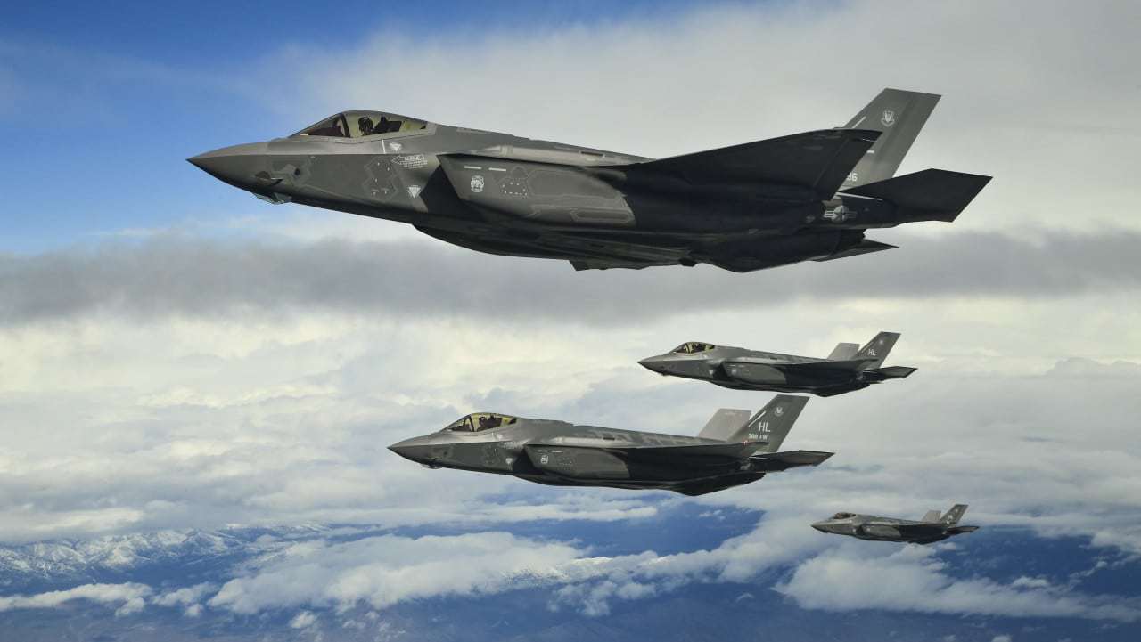 原创 美国花2300亿增购F-35，恰巧中科院透露一新雷达，外国人：浪费钱
