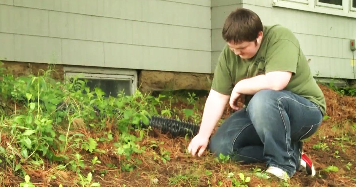 These Students Earn P.E. Credit By Doing Yard Work For The Elderly And Disabled