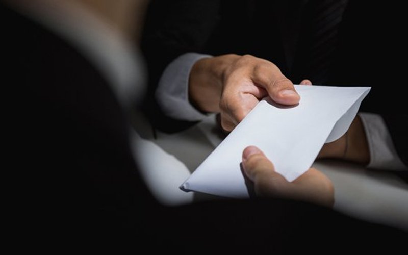 Another judge remanded for accepting bribe