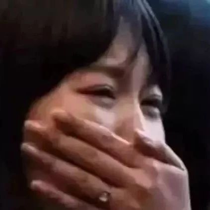 她上过11次春晚，骗走丈夫12亿财产，现如今50岁生活不能自理