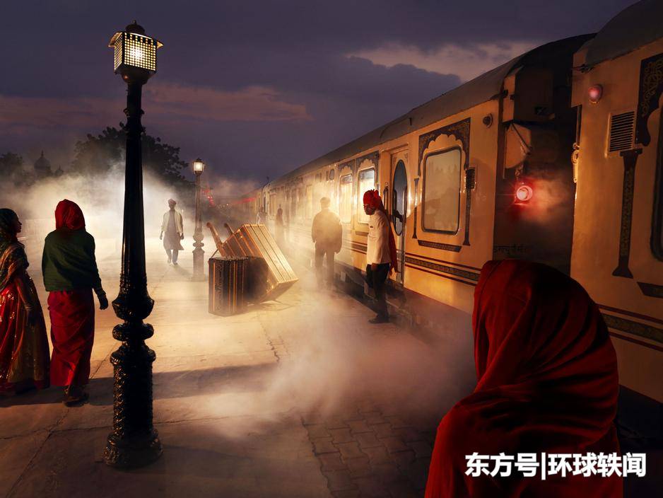 印度的开挂火车其实里面的设计非常贴心，女性乘坐还能享受特权！