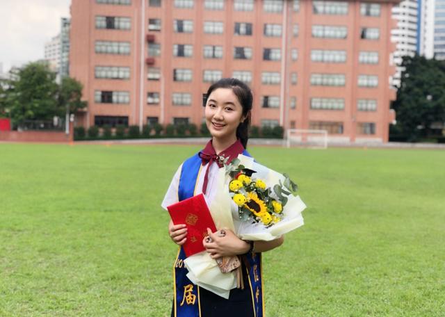 “点读机女孩”高考成绩曝光，超本科线163分！网友：果真so easy