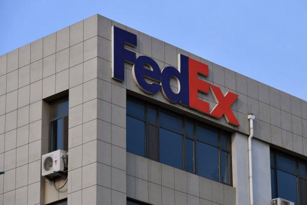 FedEx sues the Department of Commerce after incident involving misrouted Huawei packages