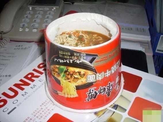 全世界最有创意的方便面吃法，网友：想象力让我们落后了一百年！