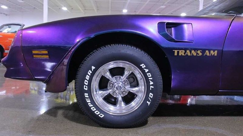 Unique Paintjob: 1977 Pontiac Firebird Trans Am