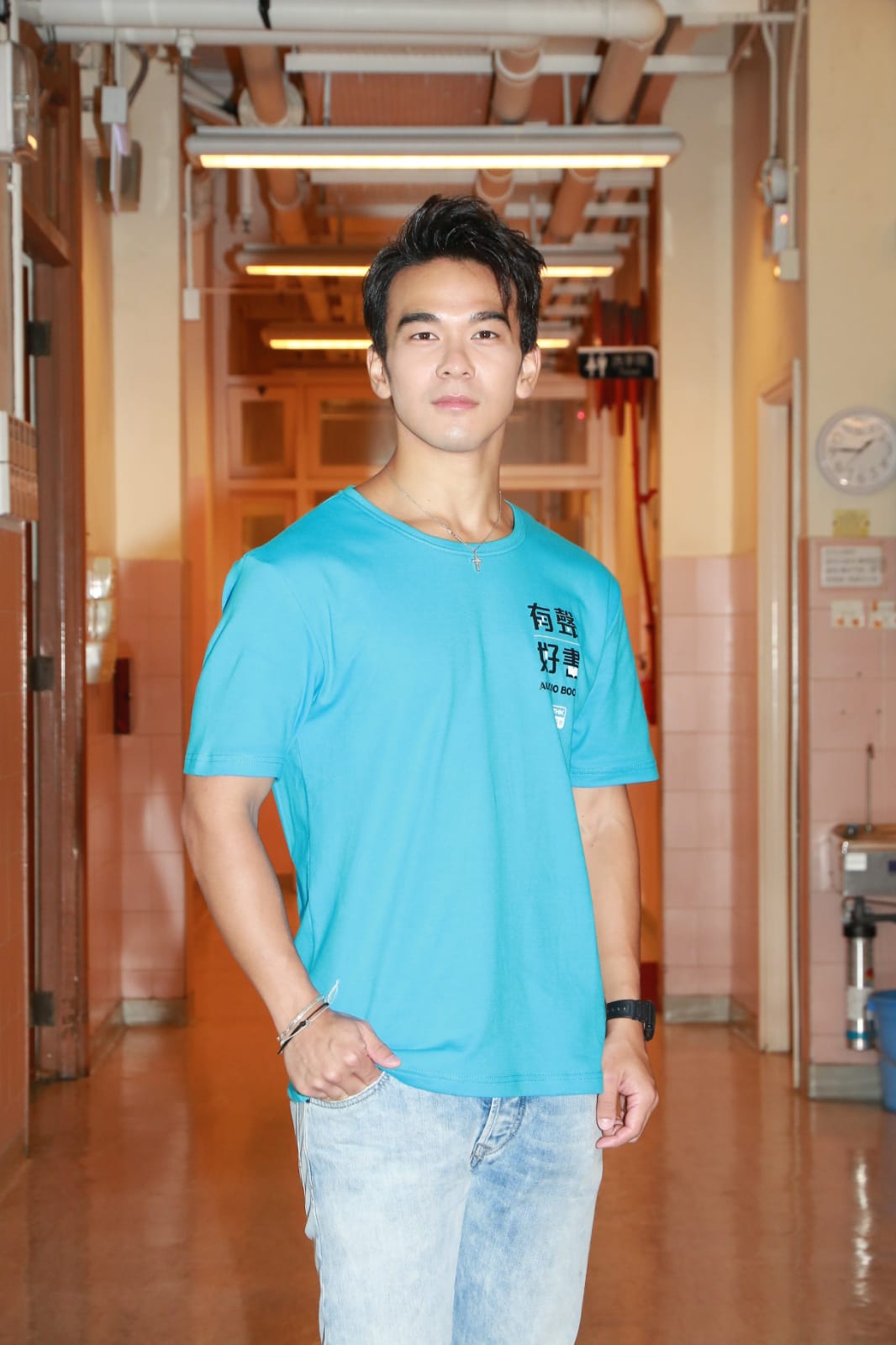 60小时社服令教小朋友画画 庞景峰：作为公众人物要负责任