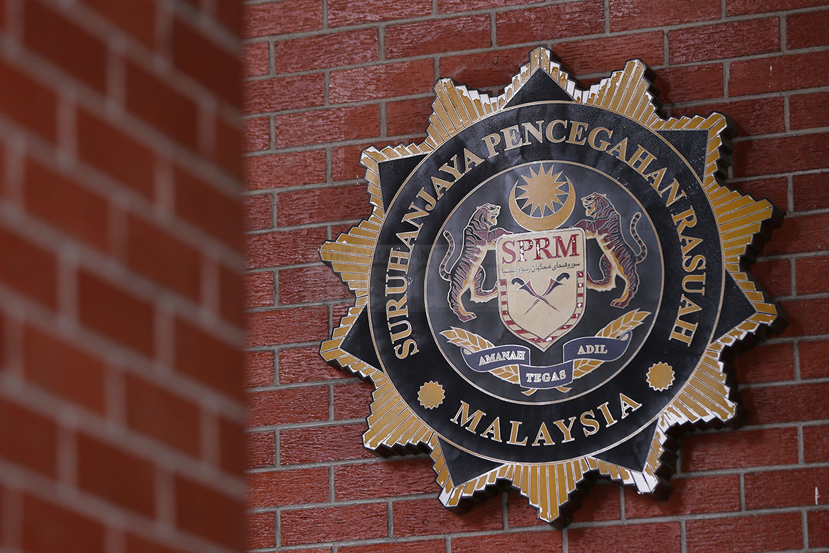 MACC nabs three Sarawak government officers, businessman in graft probe (UPDATE)