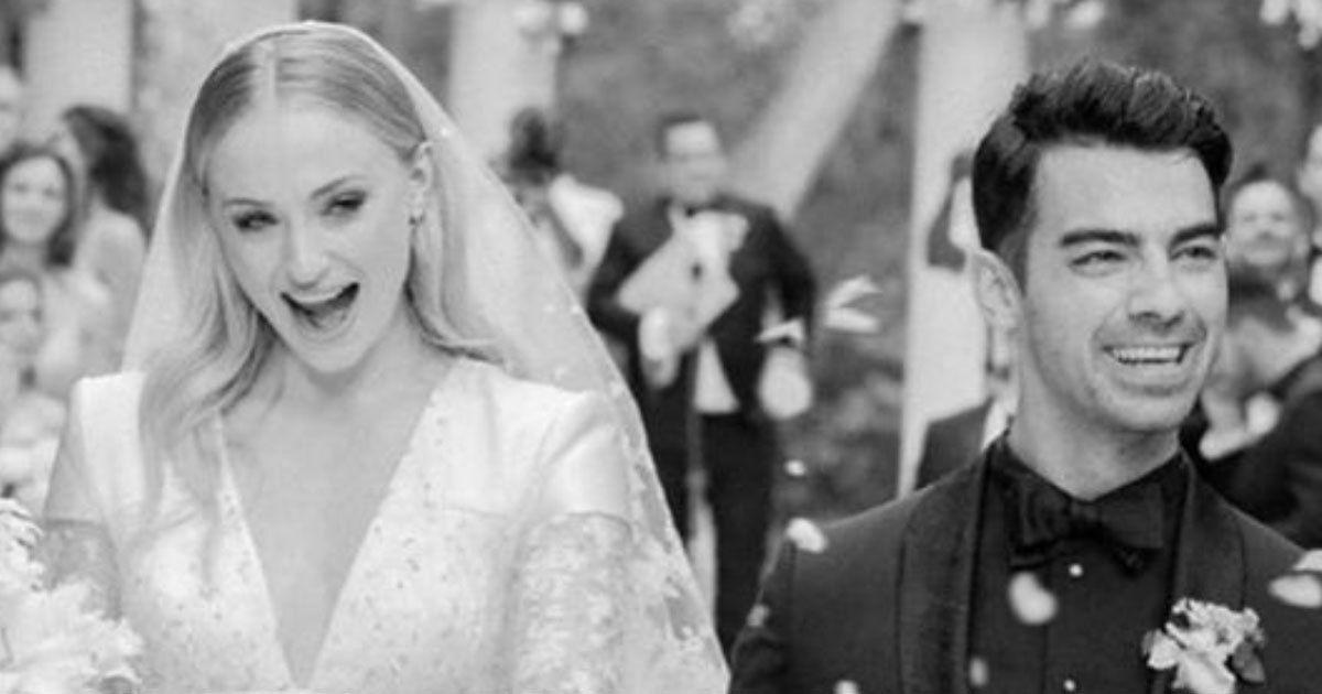 Sophie Turner Reveals Her STUNNING Wedding Dress For The First Time