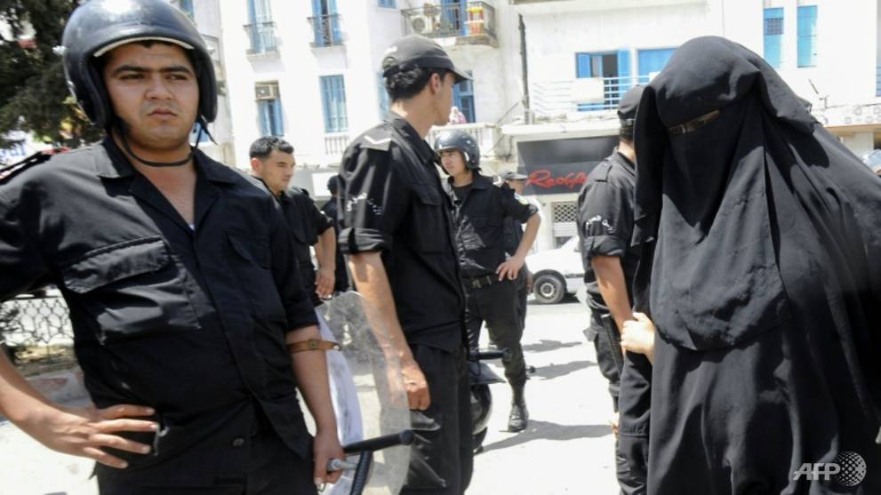 Niqab banned in Tunisian government offices