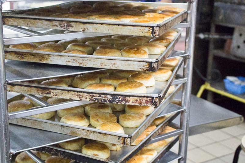 Loong Fatt Tau Sar Piah: Freshly Baked Buttery & Crispy Tau Sar Piah With Long Queues At Balestier