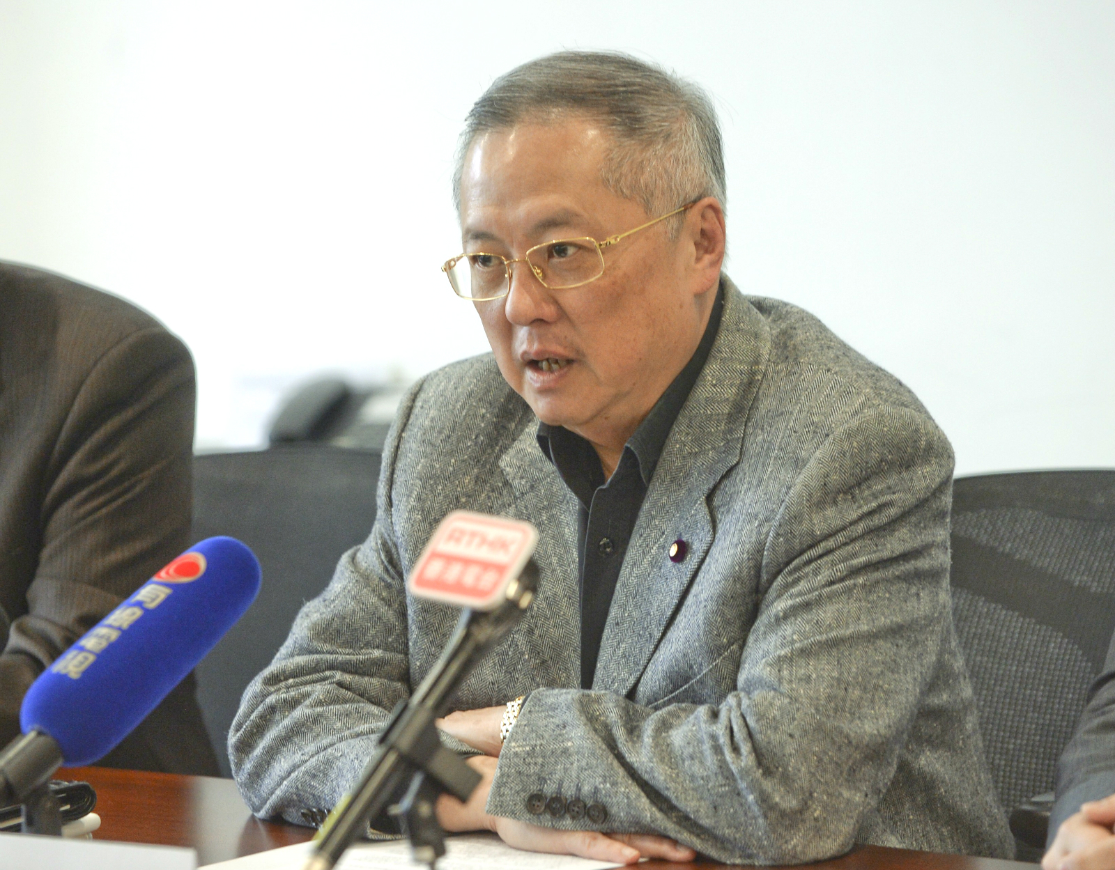 【修例风波】饮食业10月份生意额跌50% 张宇人：港铁提早收车拖累夜市