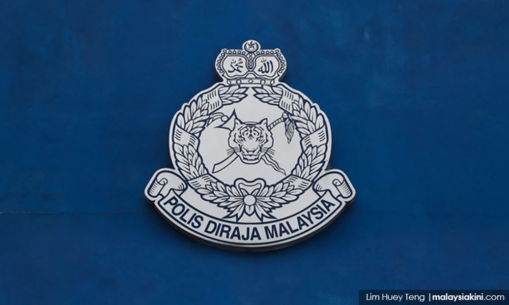 Two 'enforcement officers' among seven nabbed for gang robbery