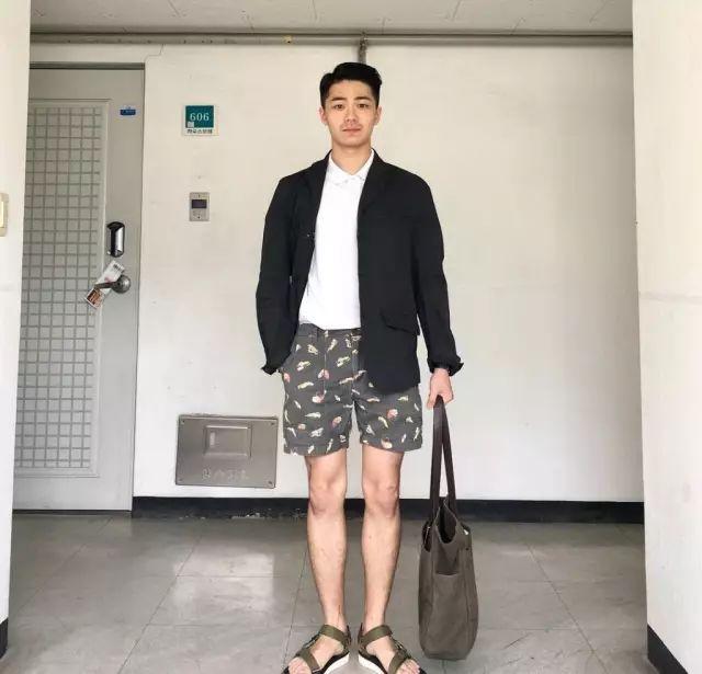 每天都是T恤短裤没新意？ 上班族教你每日搭配记录