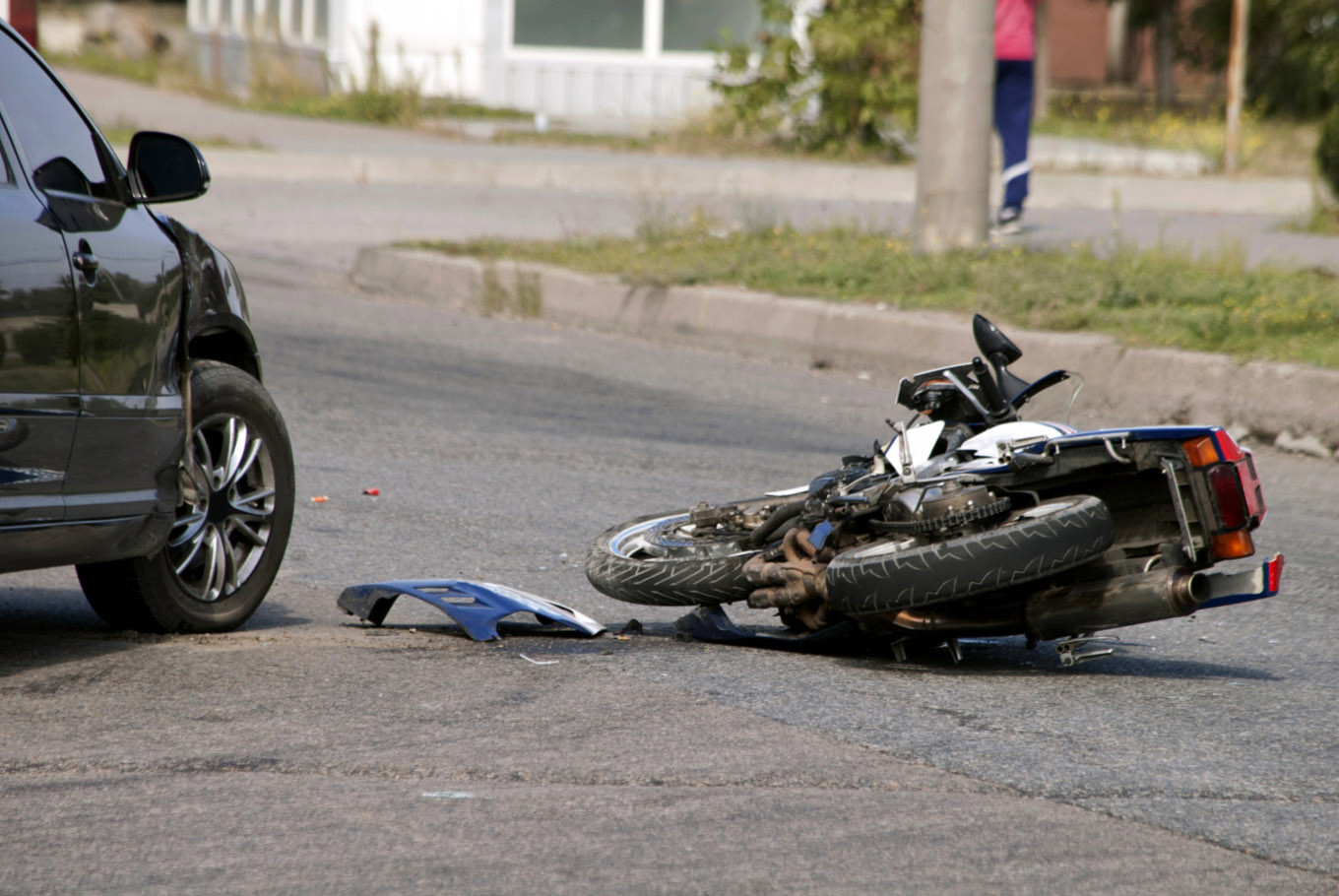 Multi-vehicle accident in Depok kills online 'ojek' driver, injures three others