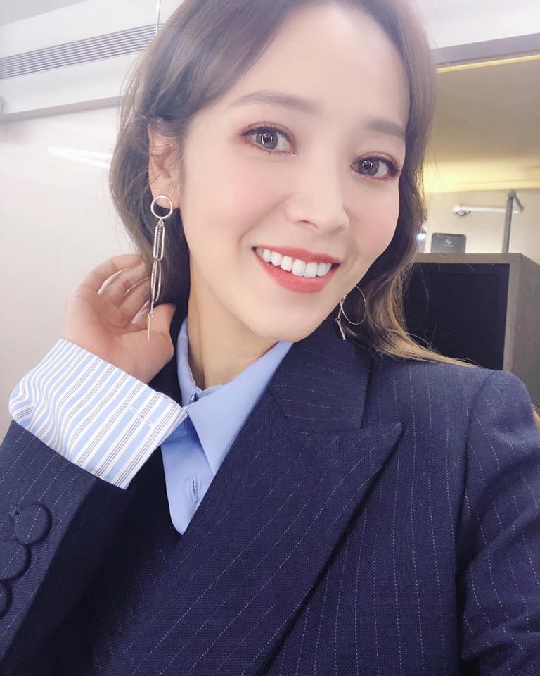 最棒教育！侯佩岑被儿子问：为什么要听妳的？她不生气「第一时间高EQ反应」被赞翻：超有智慧！