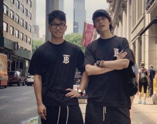 曝陈坤与儿子合影，丑小鸭蜕变，像爸爸年轻时