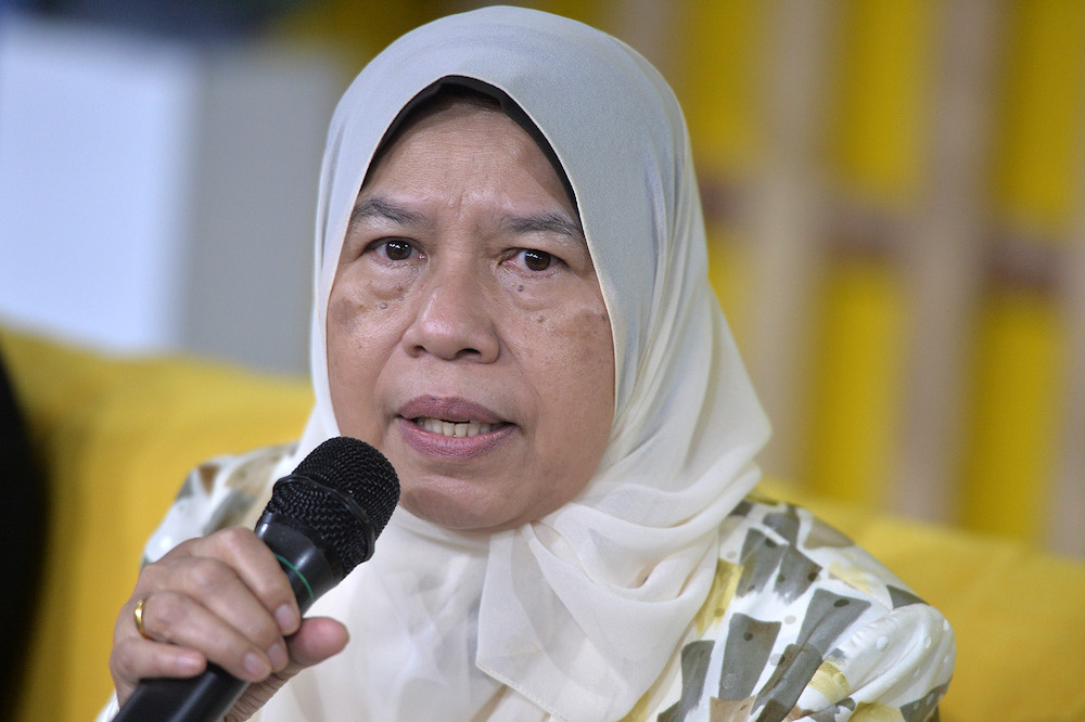 Zuraida dismisses claims on PM losing support
