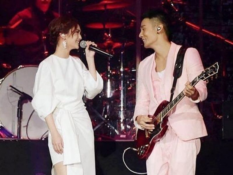 Fans praise Alien Huang for being supportive of ex Rainie Yang