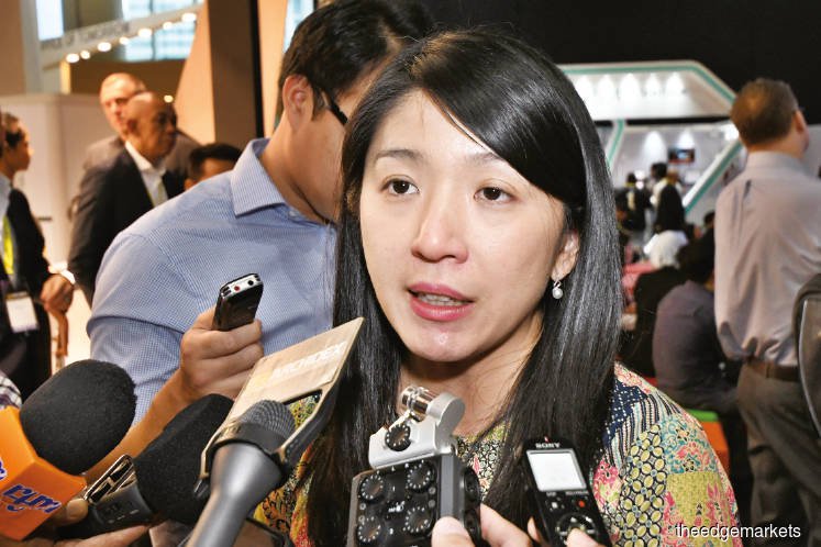 Solar electricity cheaper to produce, Yeo says as LSS3 bid closes