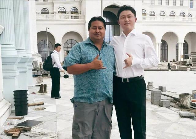 吴佩慈斥9亿打造两条巨龙讨婆婆欢心，启用250万颗品牌水晶超壮观
