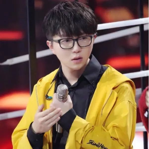 毛不易回应变蛇精脸，强调自己是歌手，网友：就知道你会出来吐槽！