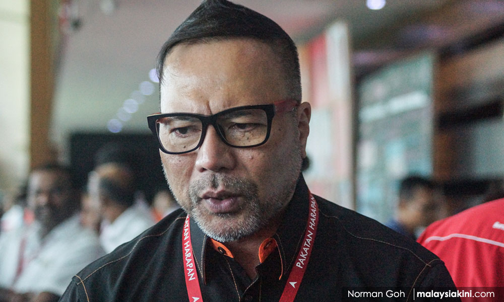 Anwar supporter drubs Dr M supporter over 'repeat of 98' remark