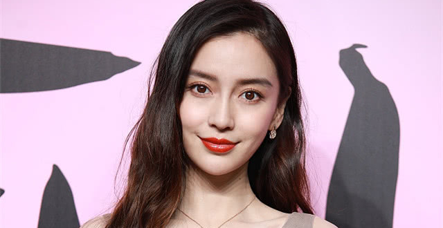 Baby深夜返回黄晓明公寓居住，力破婚变传闻