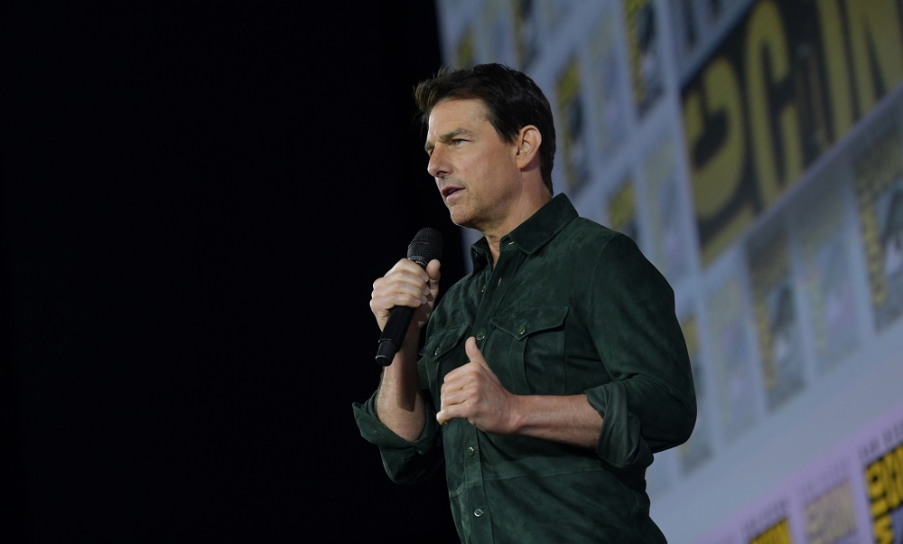 Tom Cruise shocks Comic-Con with new 'Top Gun' footage