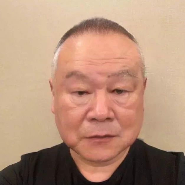 岳云鹏调皮晒老年妆，网友：岳岳老得好真实，怎么比现在帅了？