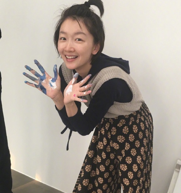 周冬雨后援会澄清“替身”传闻：普通高中生 在其他剧组做群演