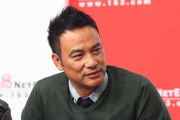 任达华返港转院继续治疗，霍汶希透露工作将全面停止：等检查结果