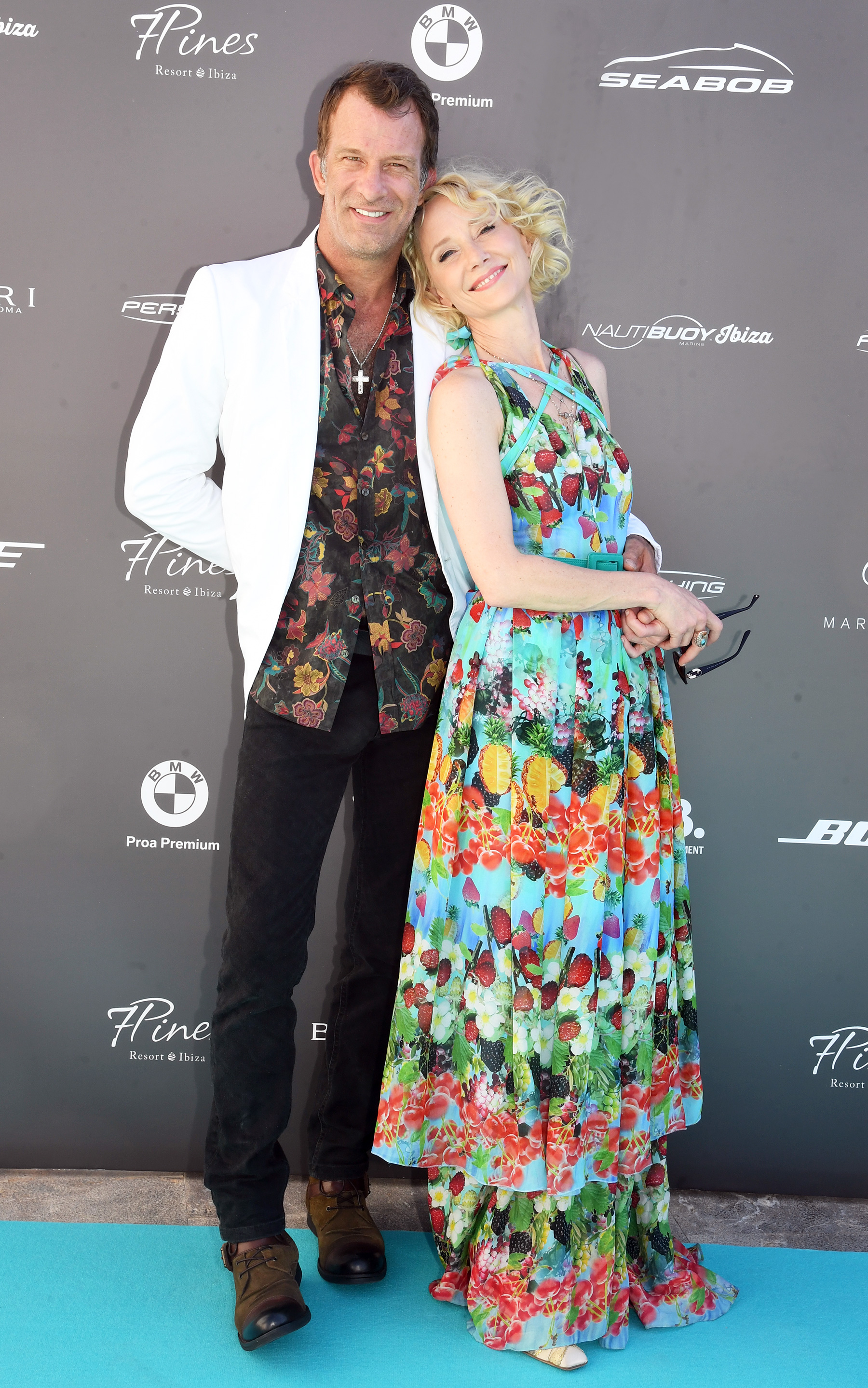 Anne Heche and Thomas Jane Are 'Definitely in Love': 'It’s an Incredibly Easy Relationship,' Source Says