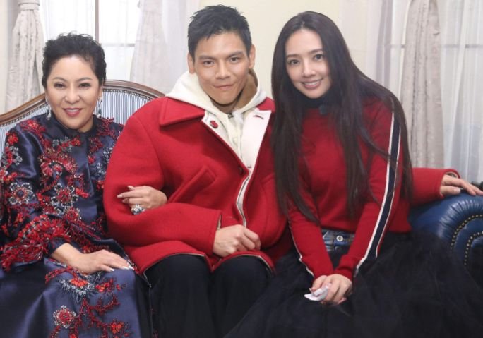 有种“整容”叫年轻时的向太，和现在判若两人，颜值秒杀郭碧婷